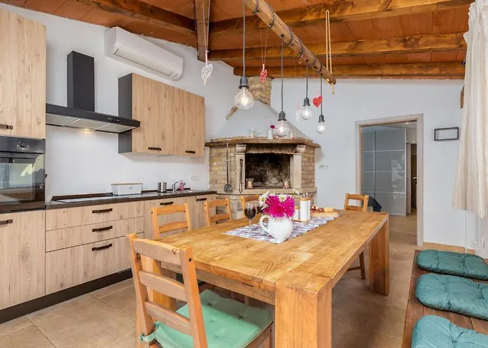 Holiday home Stancija Korta *