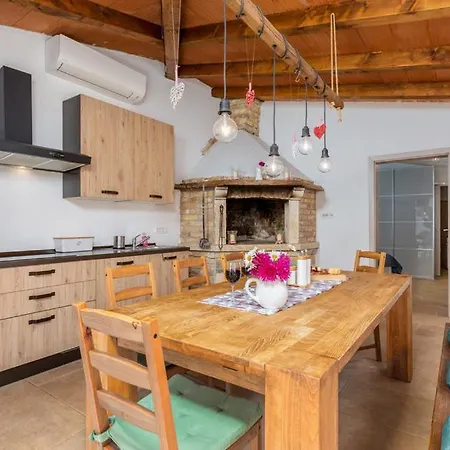 Tatil Evi Stancija Korta *